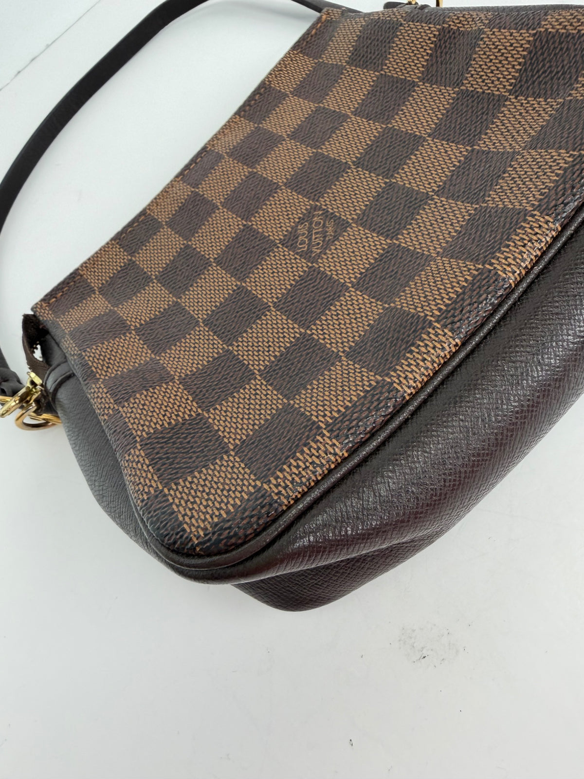Louis Vuitton Damier Ebene crossbody bag detail photo 5