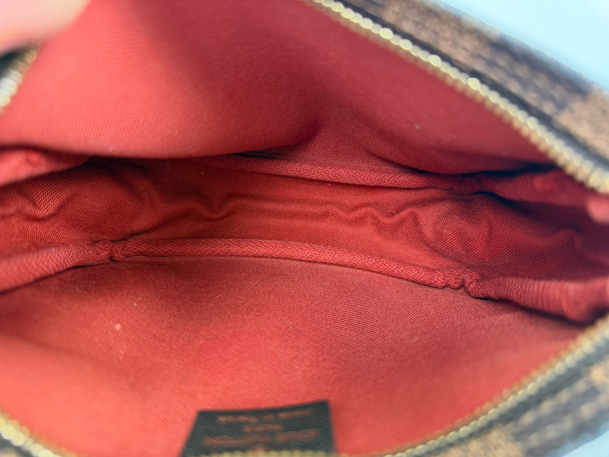 Louis Vuitton Damier Ebene crossbody bag detail photo 6