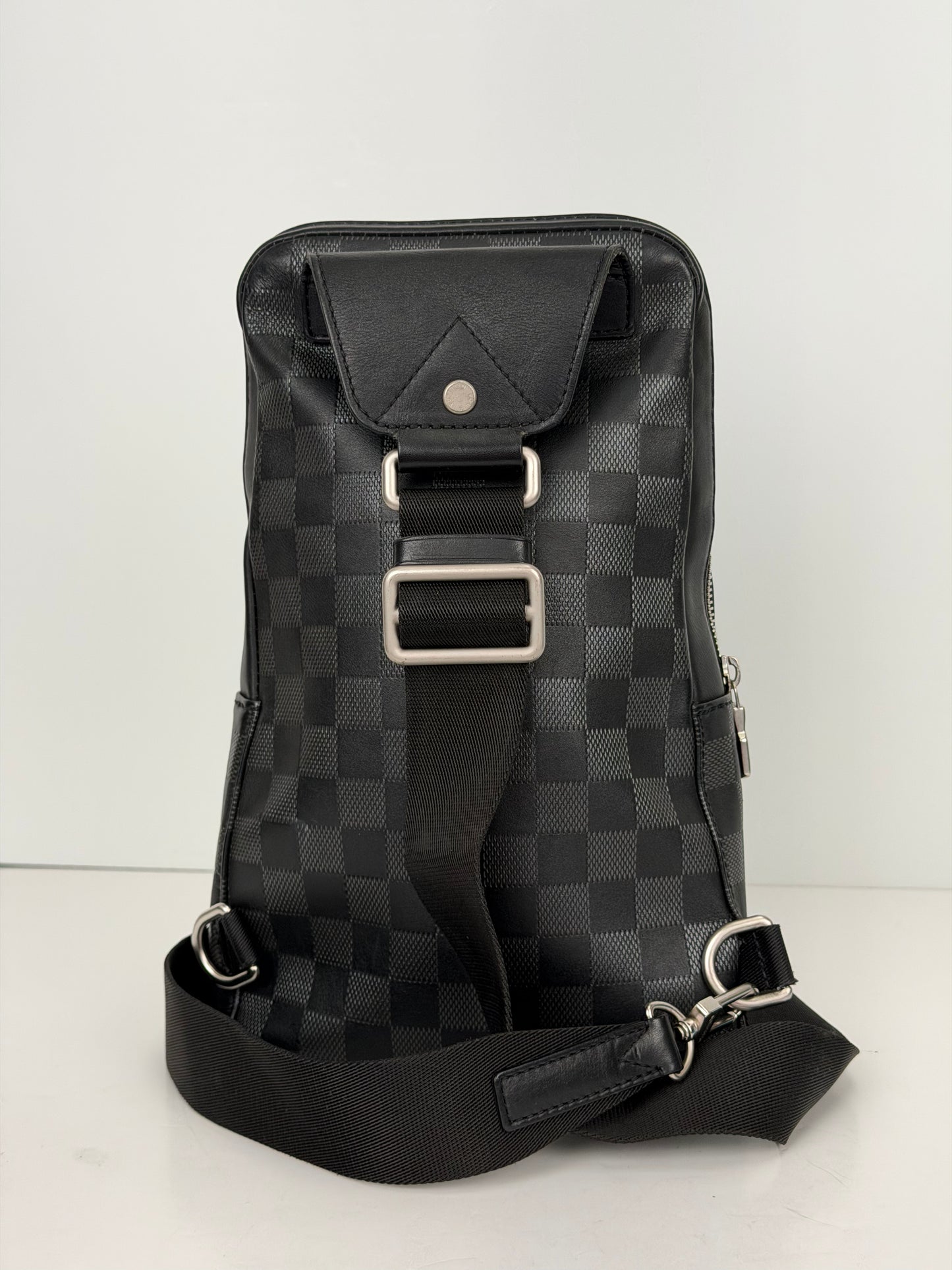 Louis Vuitton Avenue Sling Bag in Damier Graphite Coated Canvas YS01
