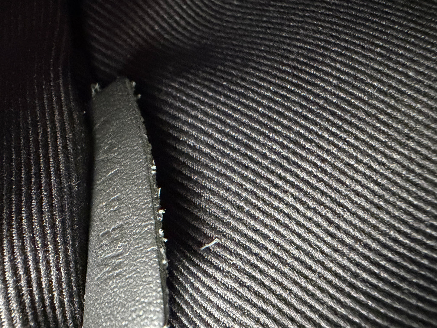 Louis Vuitton Avenue Sling Bag in Damier Graphite Coated Canvas YS01
