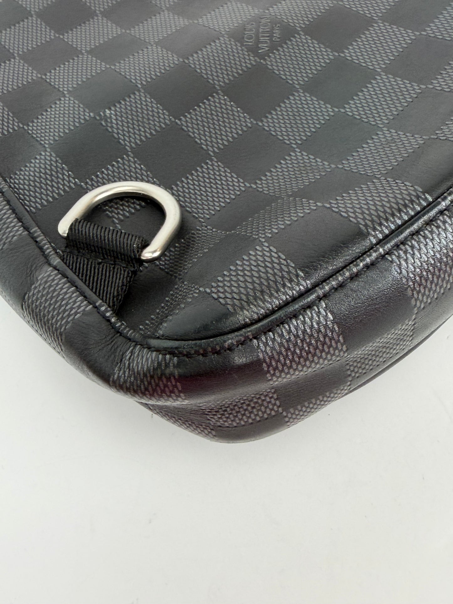 Louis Vuitton Avenue Sling Bag in Damier Graphite Coated Canvas YS01