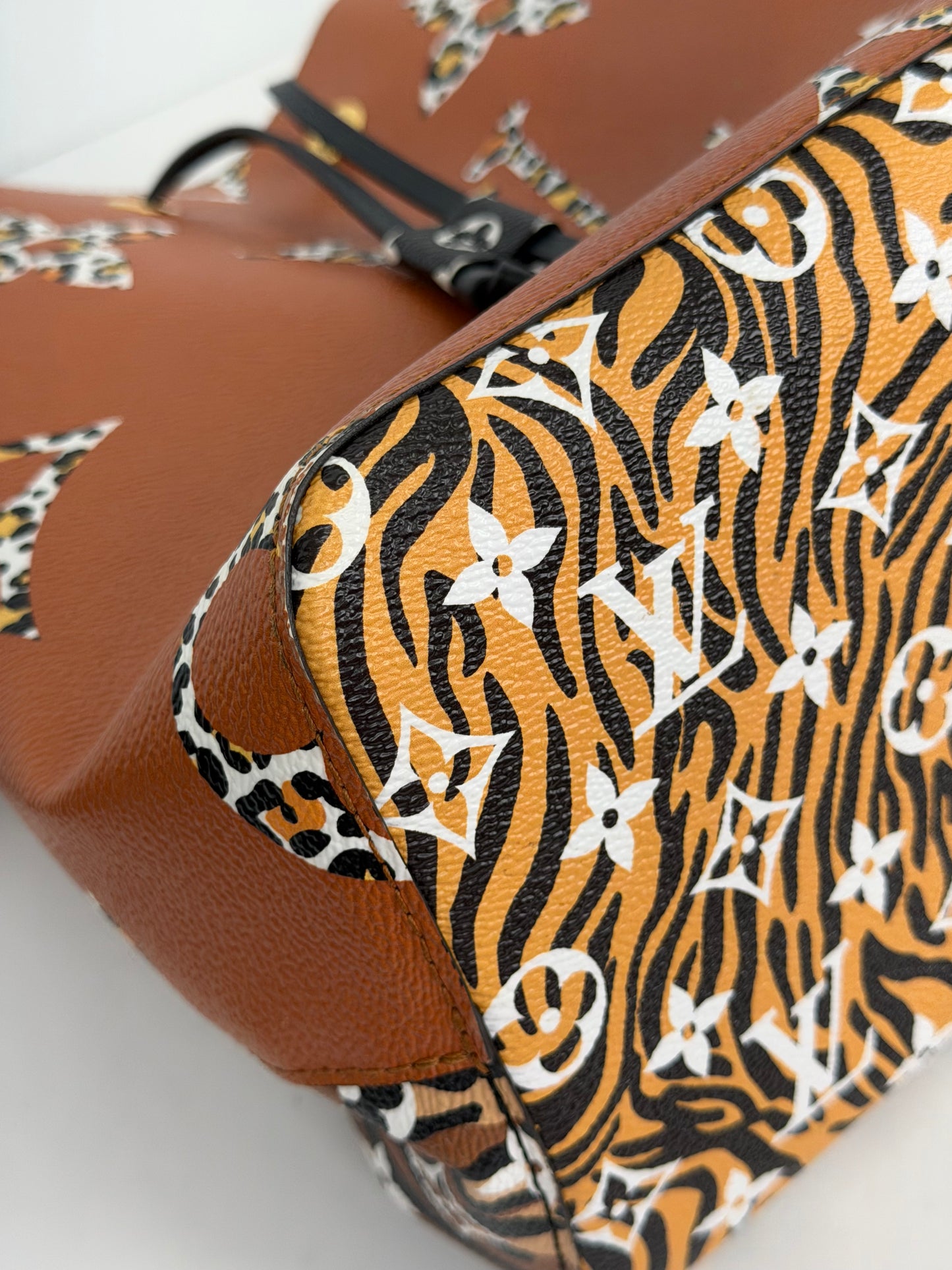Louis Vuitton NeoNoe MM in the limited-edition Monogram Giant Jungle Print Coated Canvas NFC YC8