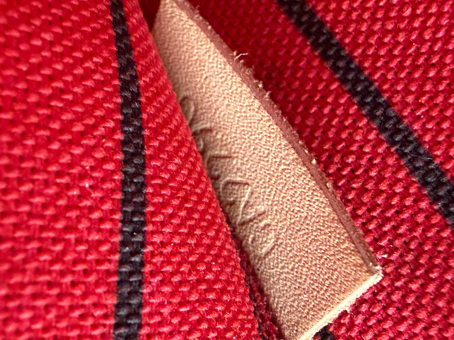 Louis Vuitton Monogram Neverfull Pochette Wristlet Pouch Red Interior 2020 YLV
