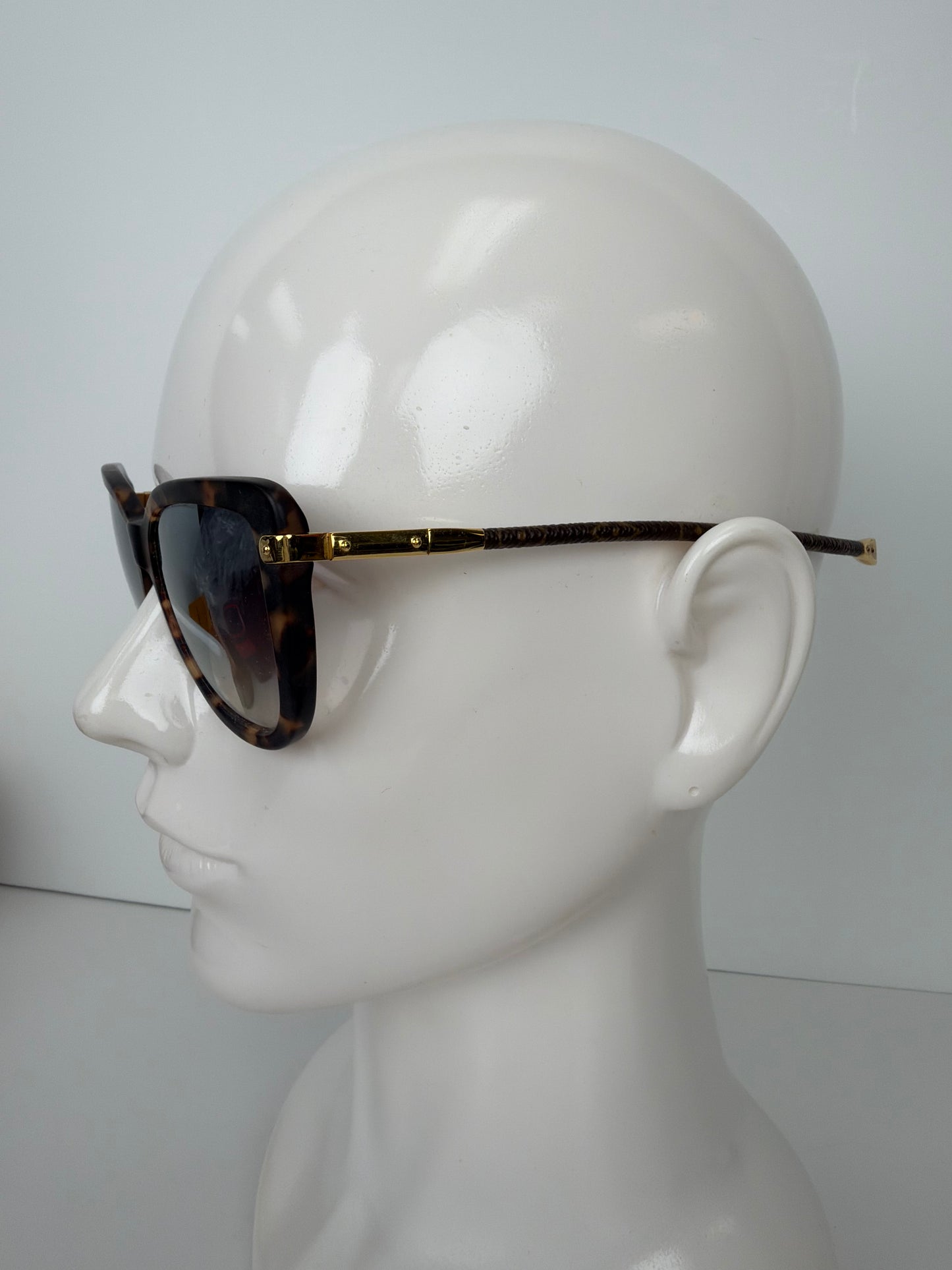 Louis Vuitton Charlotte Sunglasses in Brown Tortoiseshell Cat-Eye Frame YLV