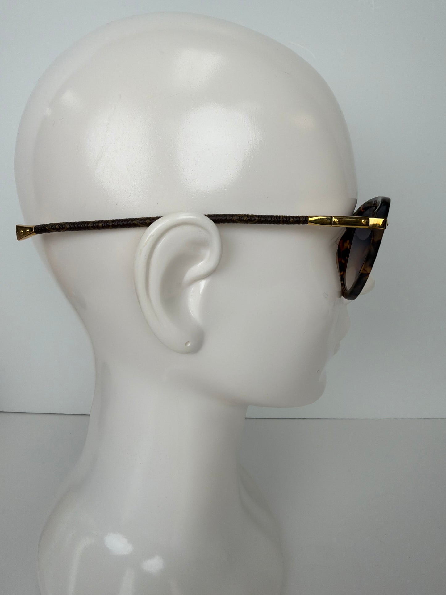 Louis Vuitton Charlotte Sunglasses in Brown Tortoiseshell Cat-Eye Frame YLV