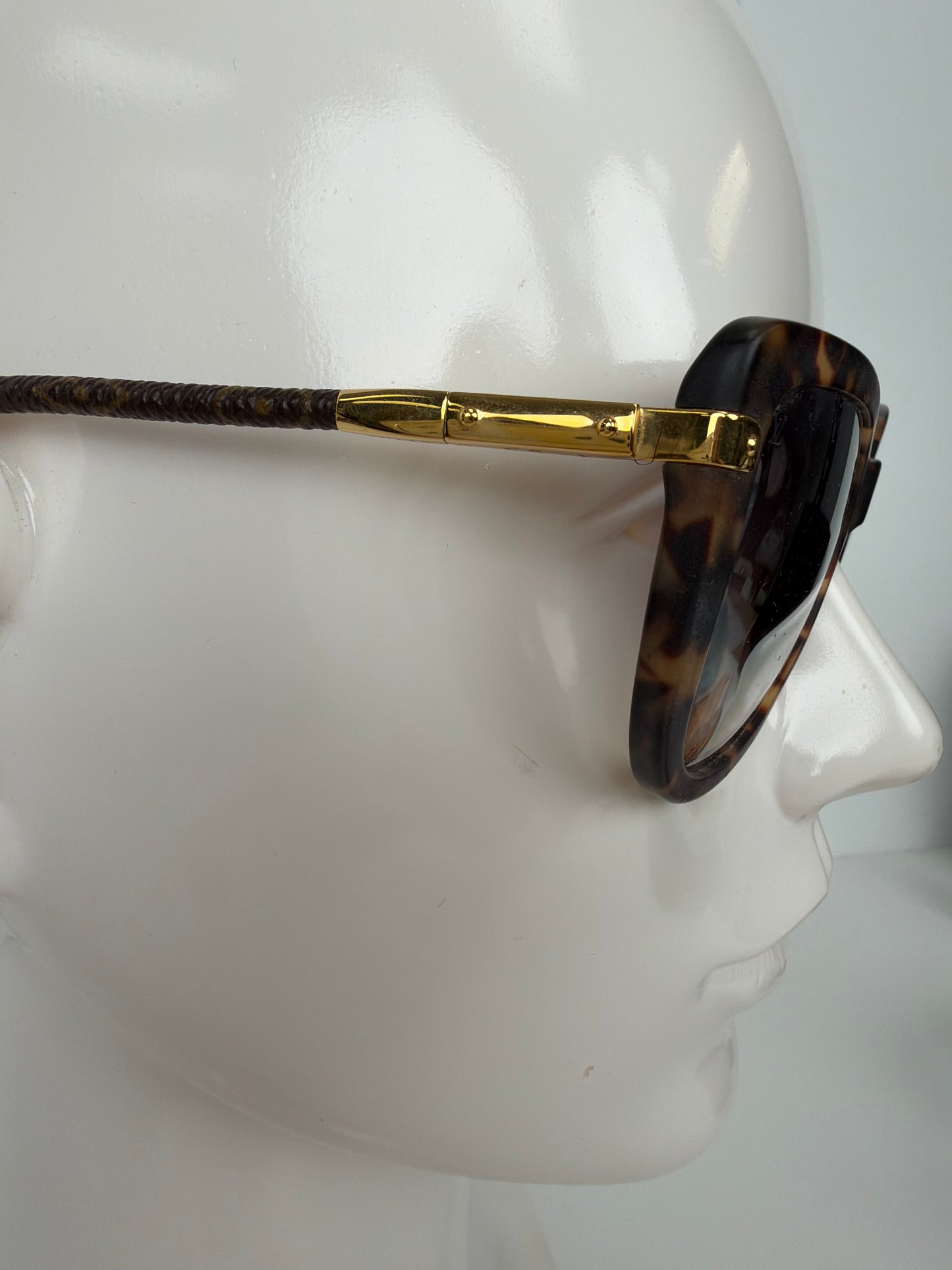 Louis Vuitton Charlotte Sunglasses in Brown Tortoiseshell Cat-Eye Frame YLV