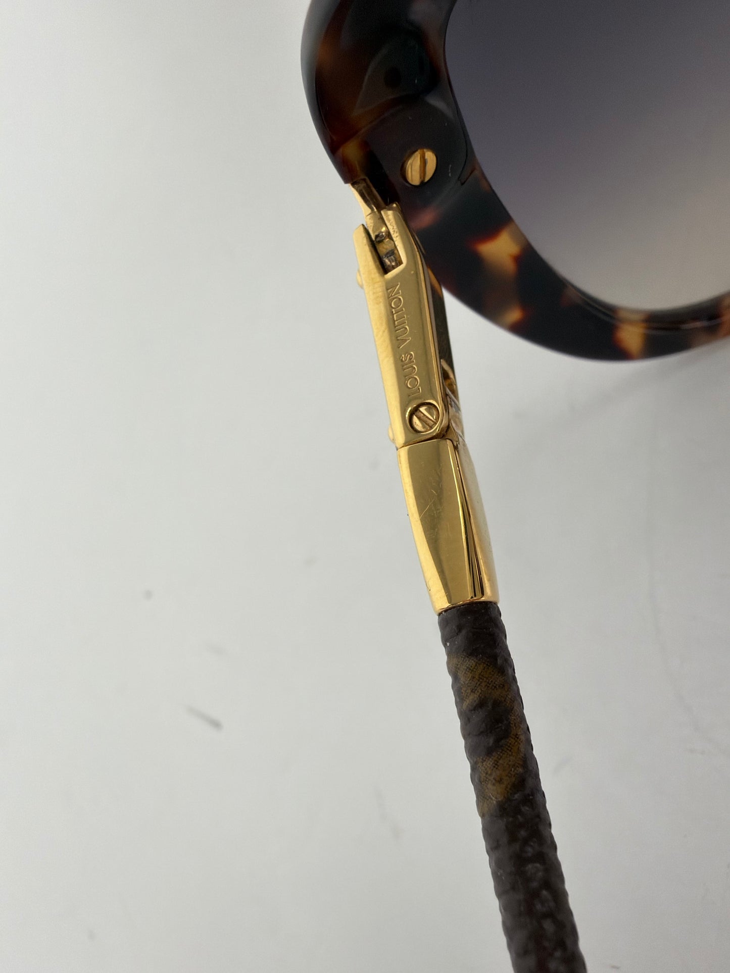 Louis Vuitton Charlotte Sunglasses in Brown Tortoiseshell Cat-Eye Frame YLV