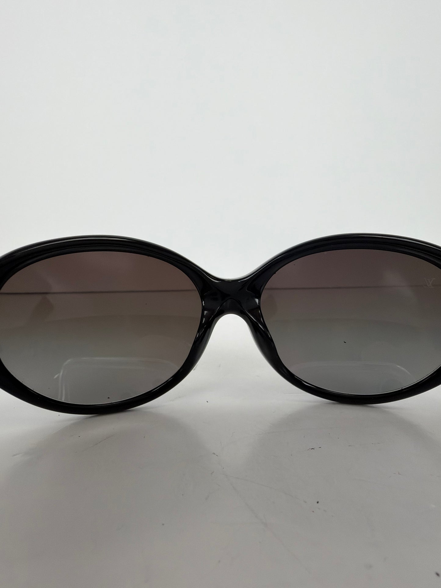 Louis Vuitton Obsession Sunglasses in Black Acetate with Gold-tone LV Monogram YLV