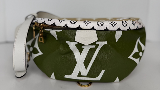Louis Vuitton Monogram Giant Bumbag MM in Kaki Beige NFC YC1