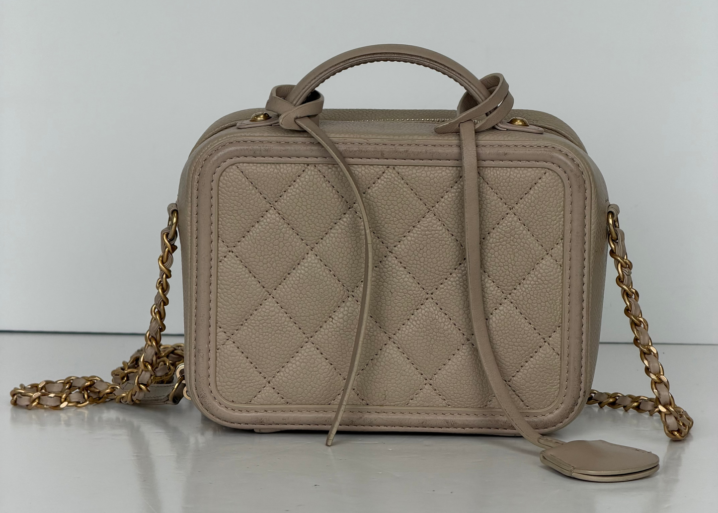 Chanel Small Vanity Case in Light Beige Quilted Caviar Leather YF2