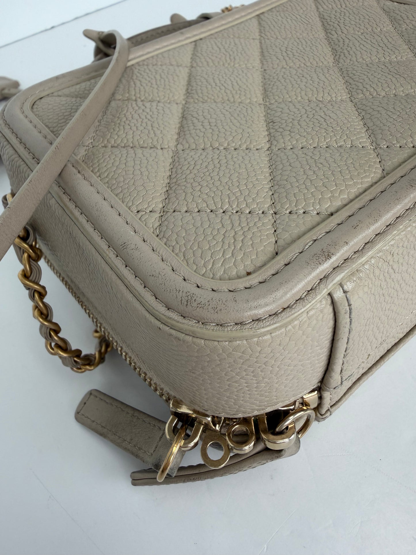 Chanel Small Vanity Case in Light Beige Quilted Caviar Leather YF2