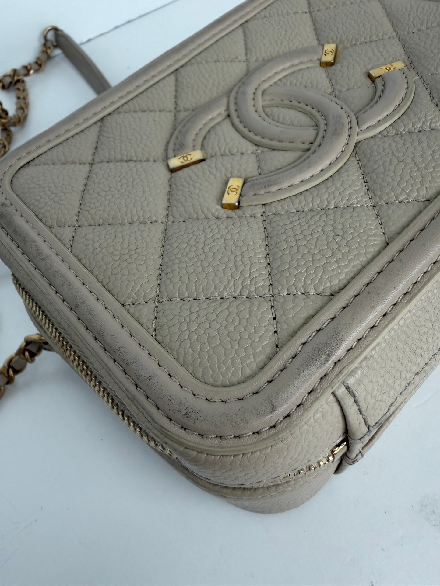 Chanel Small Vanity Case in Light Beige Quilted Caviar Leather YF2