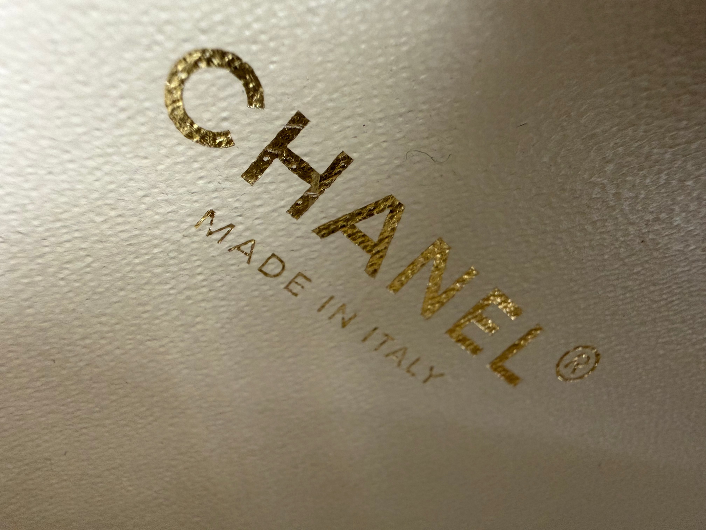 Chanel Small Vanity Case in Light Beige Quilted Caviar Leather YF2