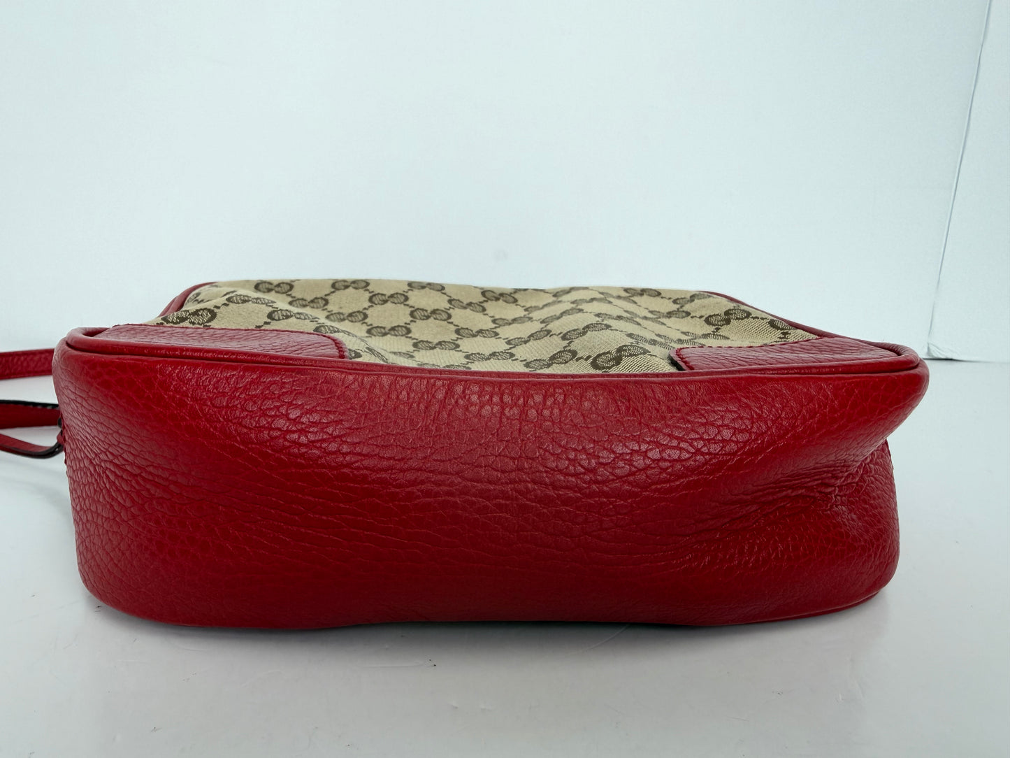 Gucci GG Canvas Camera Crossbody Bag in Beige and Red YS20