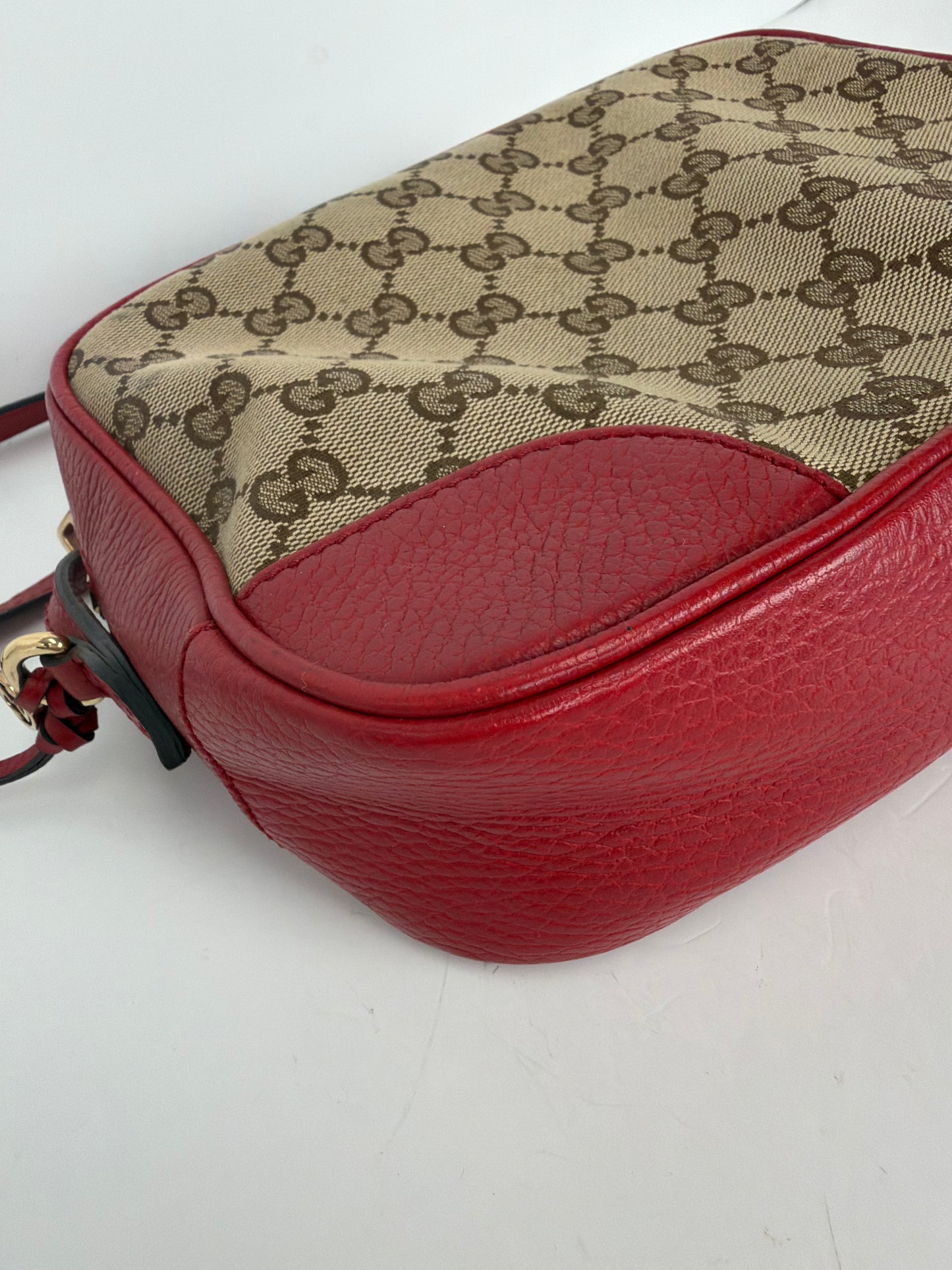 Gucci GG Canvas Camera Crossbody Bag in Beige and Red YS20