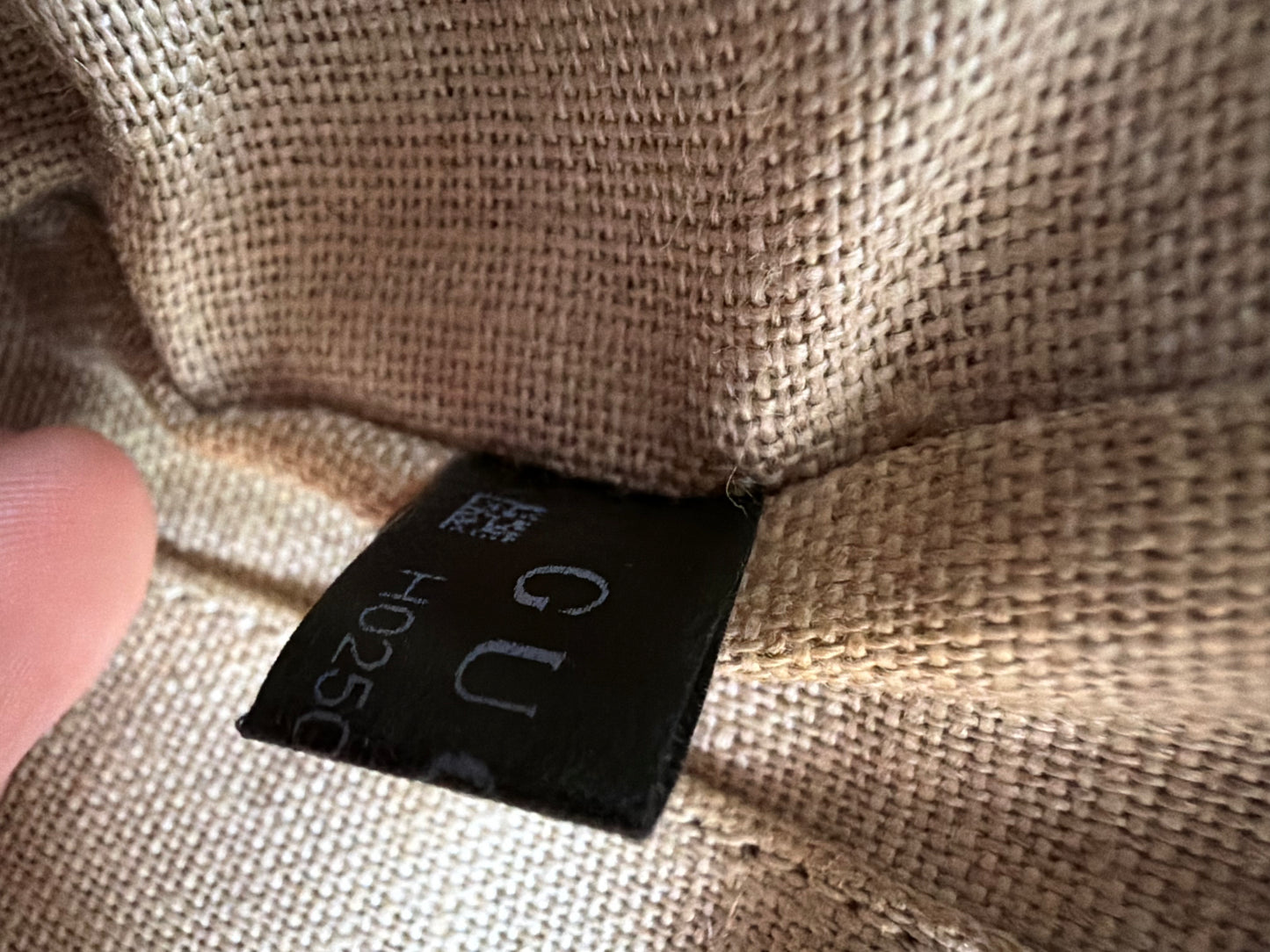 Gucci GG Canvas Camera Crossbody Bag in Beige and Red YS20