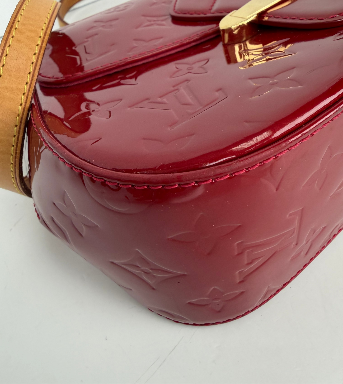 Louis Vuitton Monogram Vernis Bellflower Crossbody Bag 2011 YS26