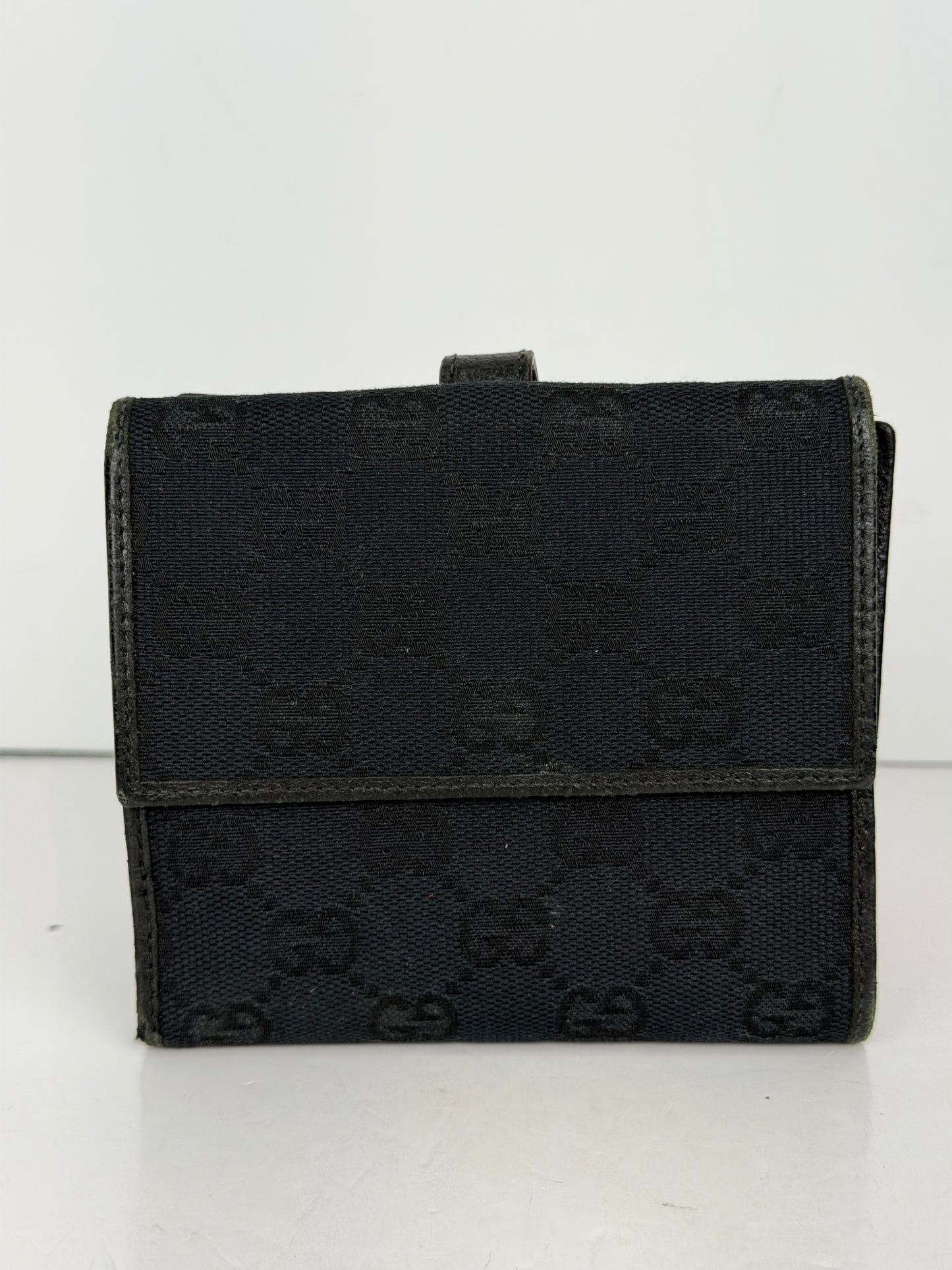 Gucci GG Canvas Jackie (Piston Lock) Compact Wallet in Black Canvas YK1