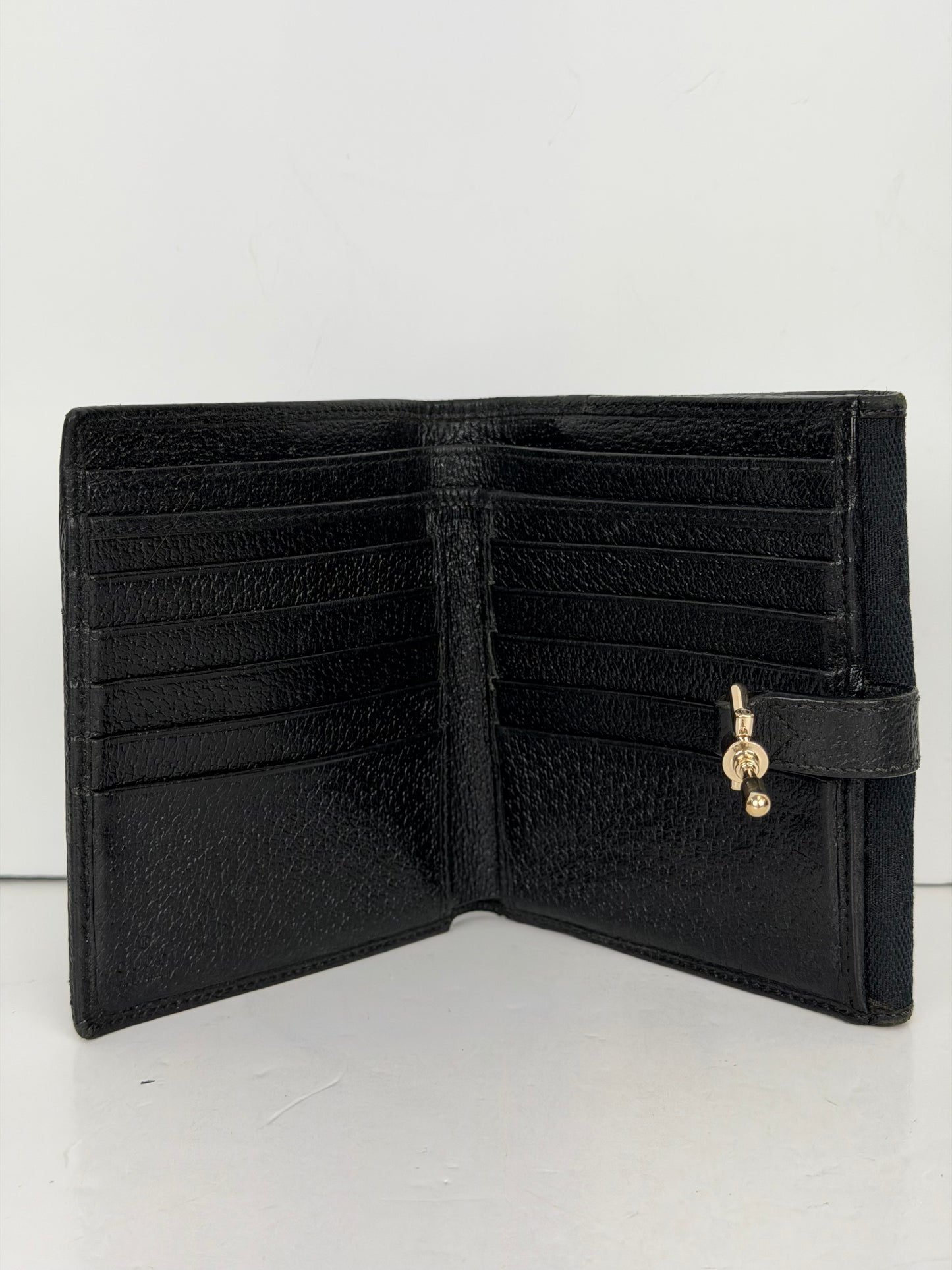 Gucci GG Canvas Jackie (Piston Lock) Compact Wallet in Black Canvas YK1