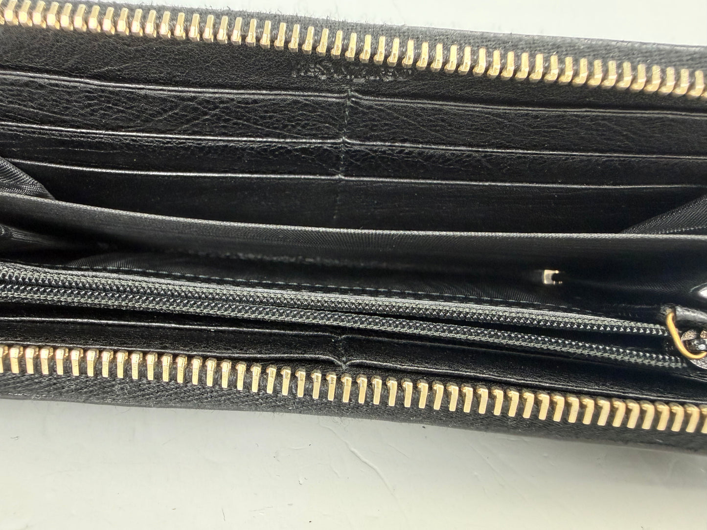 Yves Saint Laurent Muse Zip Wallet in Black Leather YK1