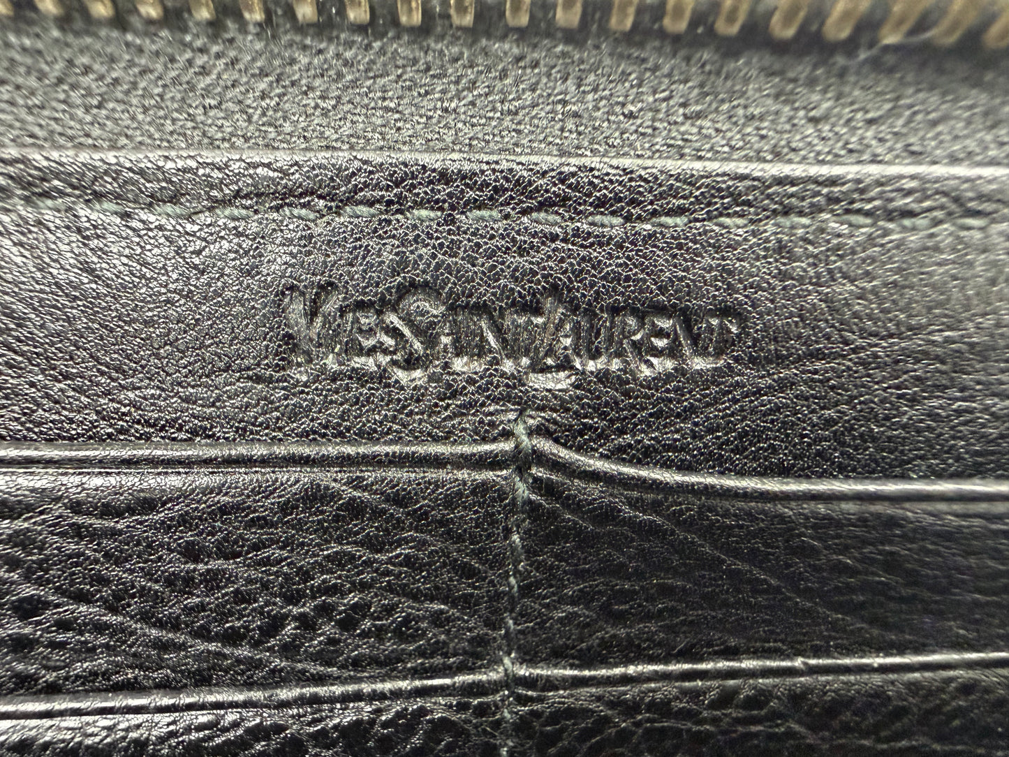 Yves Saint Laurent Muse Zip Wallet in Black Leather YK1