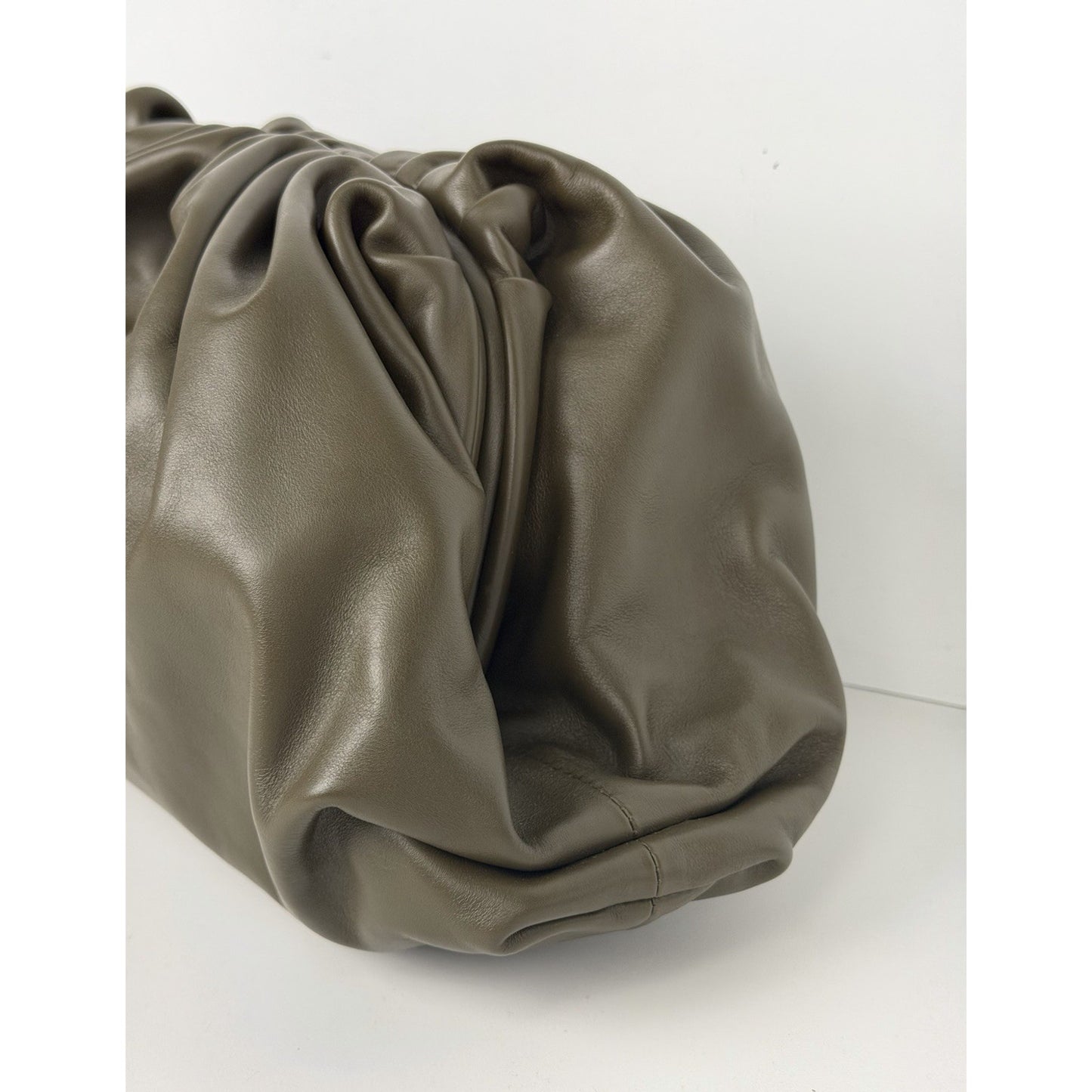 Bottega Veneta "The Pouch" Clutch Olive Green Leather Gathered&Ruffled Design S
