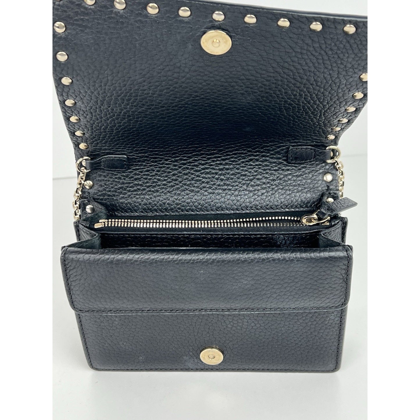 VALENTINO GARAVANI Pebbled Calfskin Rockstud Envelope Wallet on Chain Black