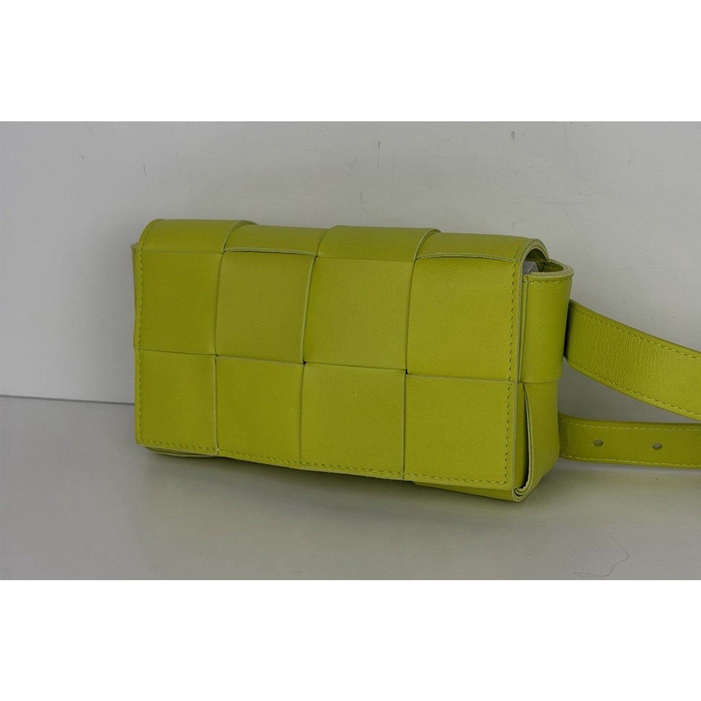 Bottega Veneta Cassette Belt Bag Kiwi-Green Maxi Intrecciato Woven Leather S08