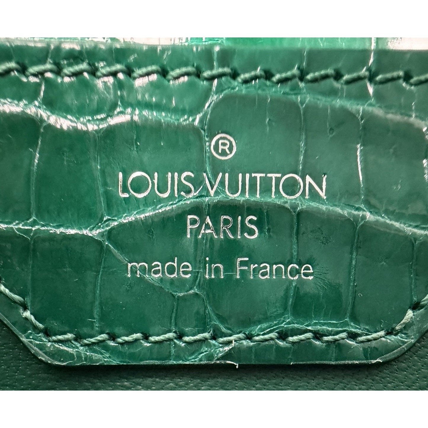 Louis Vuitton Capucines Green MM Bag in Alligator Leather Microchipped E3