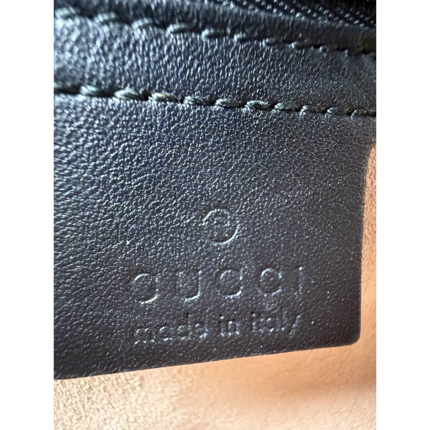 Gucci GG Marmont Matelasse Shoulder Bag Medium Black Leather Chevron Pattern S16