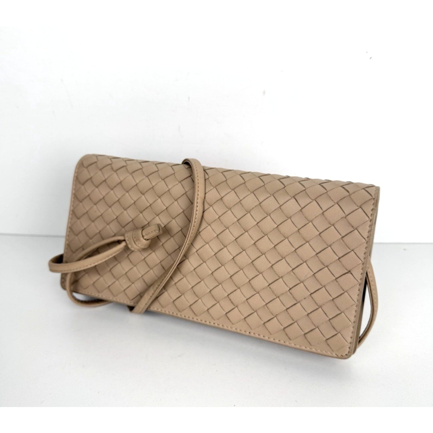 Bottega Veneta Crossbody Wallet On Chain Bag in Beige Intrecciato Leather S-05