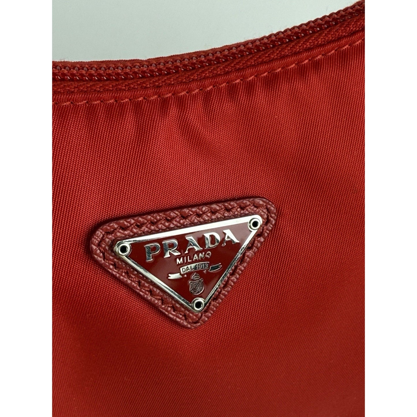 Prada Women's Re-Edition 2000 Nylon Bag in Red