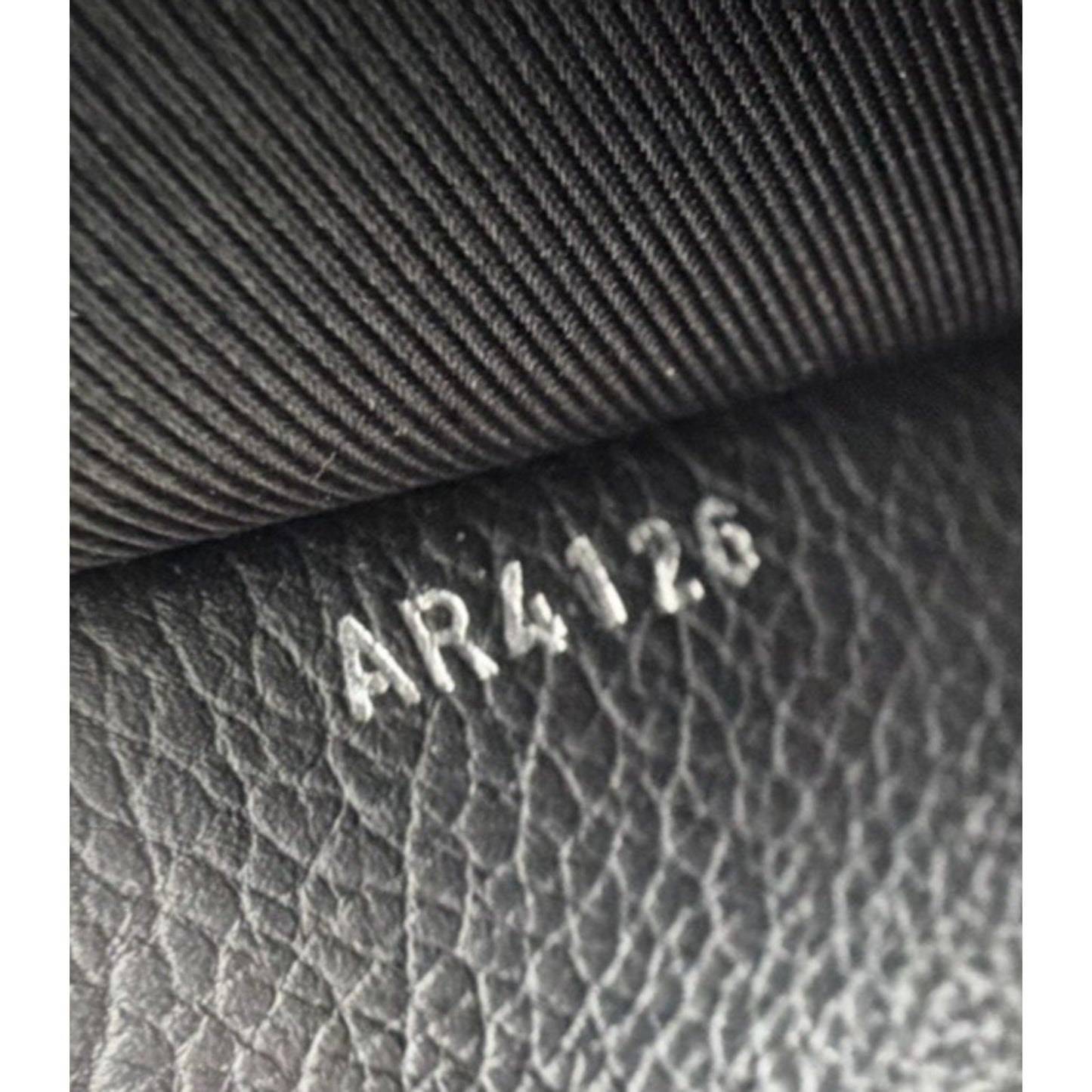 Louis Vuitton Lockme II BB Handbag in Black Pebbled Leather 2016 S-10