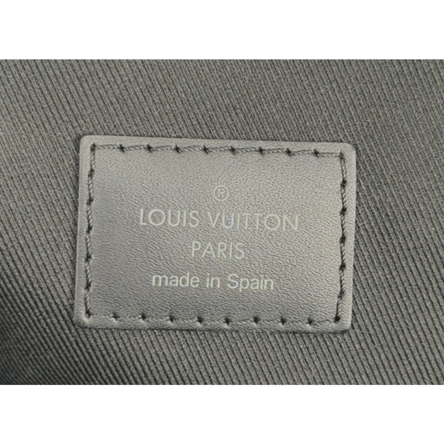 Louis Vuitton Avenue Sling Bag in Damier Graphite Coated Canvas S-05