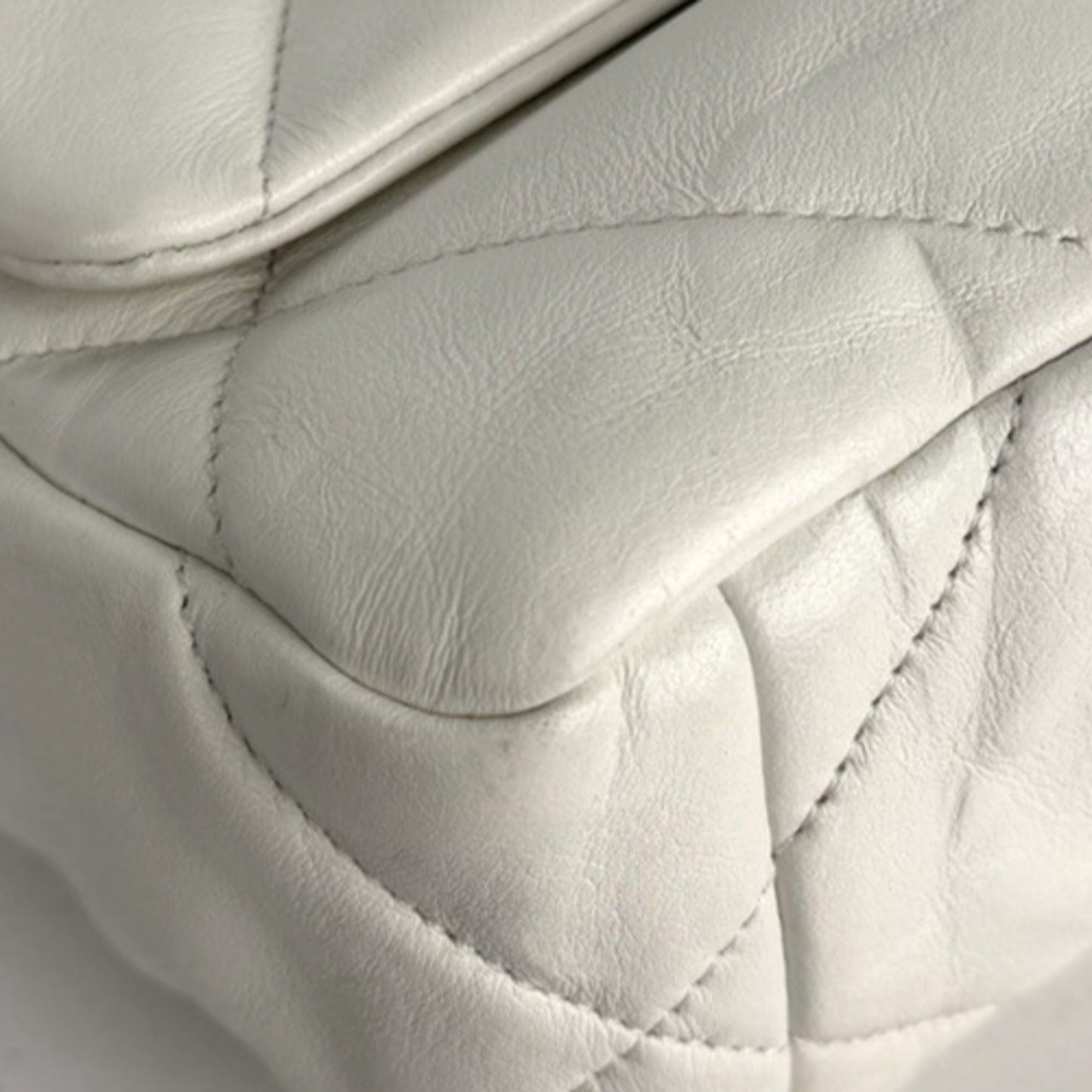 Chanel 19 Flap Small Shoulder Bag in Beige Quilted Lambskin Leather NFC E3
