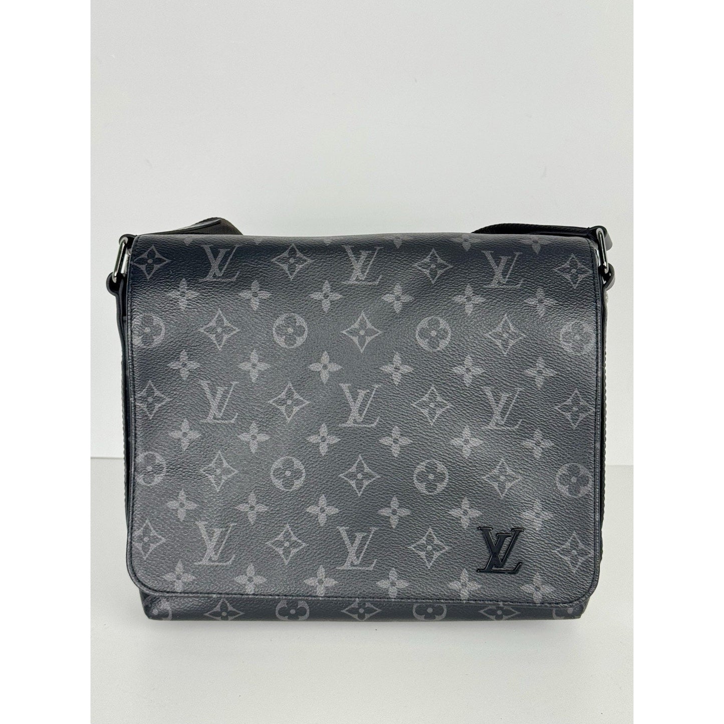 Louis Vuitton District PM Messenger Bag in Monogram Eclipse Canvas D-3