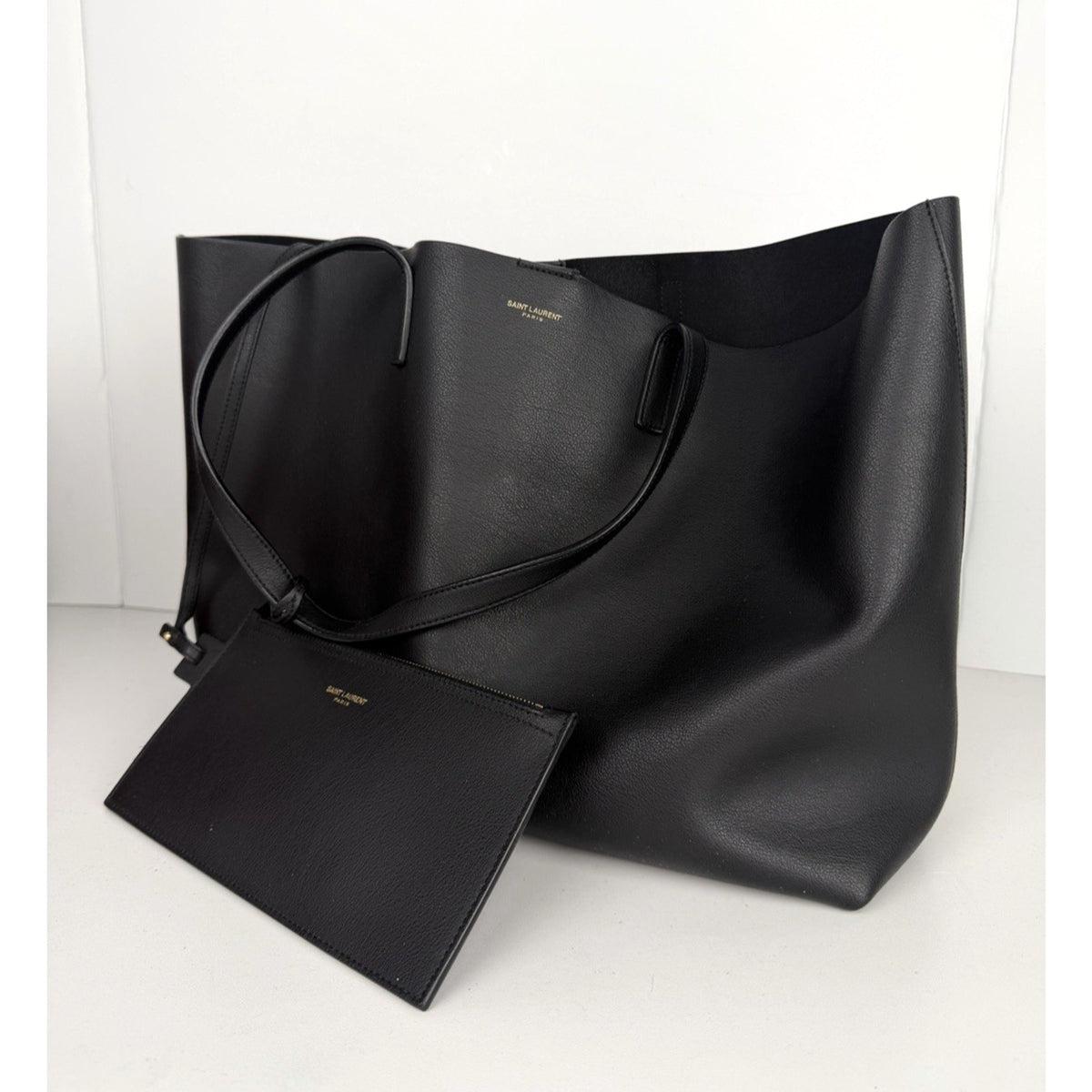 Saint Laurent E/W Shopping Tote Shoulder Bag in Black Leather With Pouch S-07
