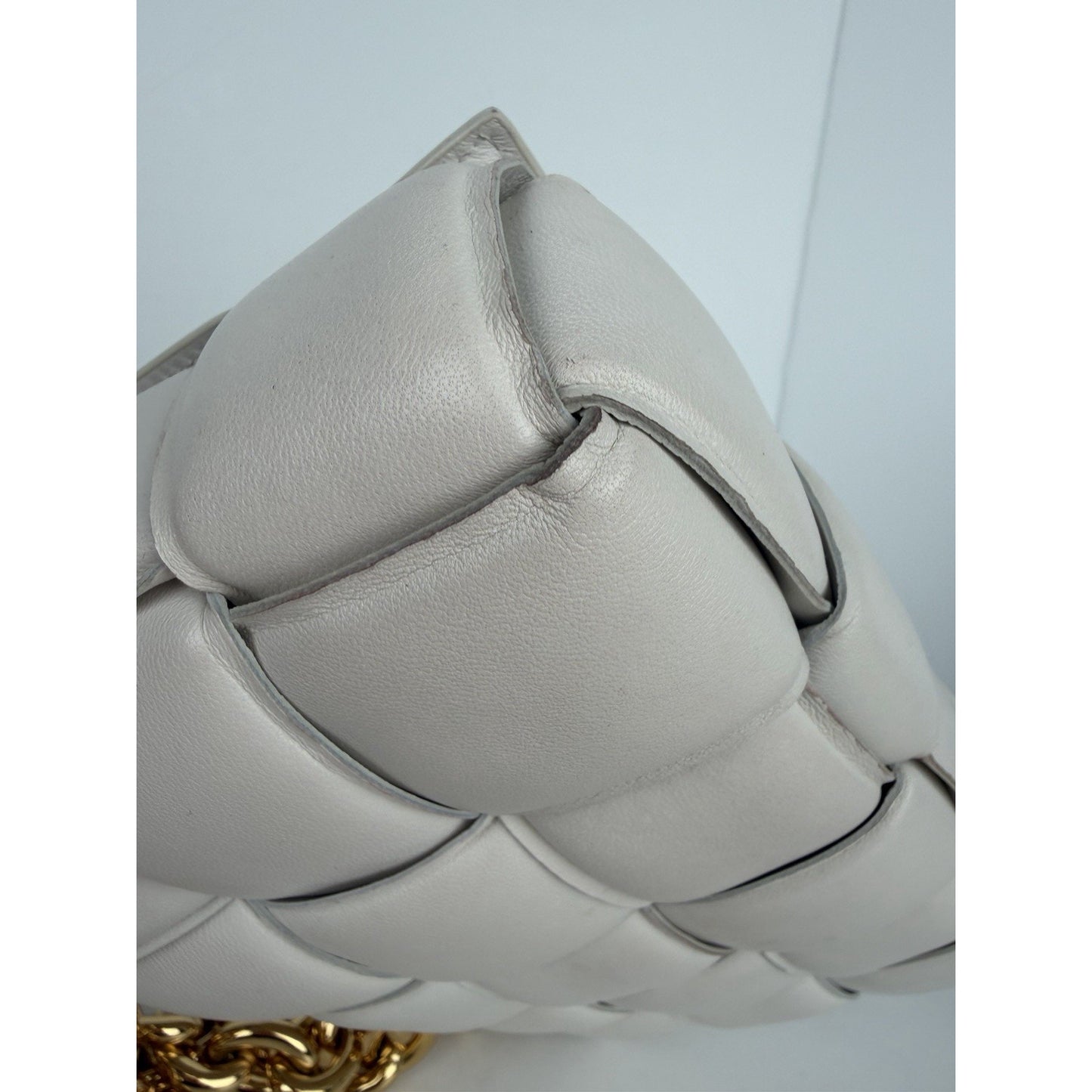 Bottega Veneta Padded Chain Cassette Bag Medium in White Intrecciato Leather S