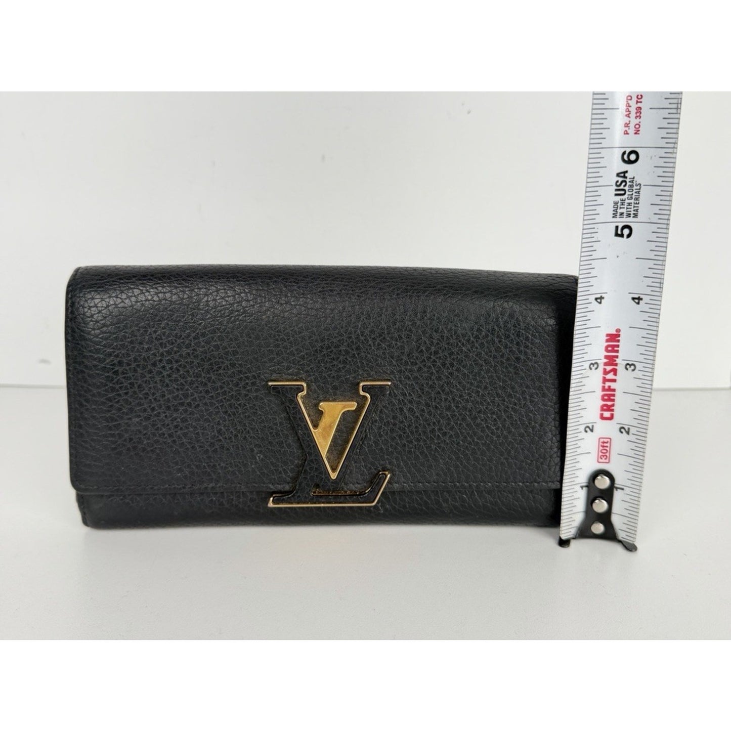 Louis Vuitton Capucines Wallet in Black Taurillon Leather 2019