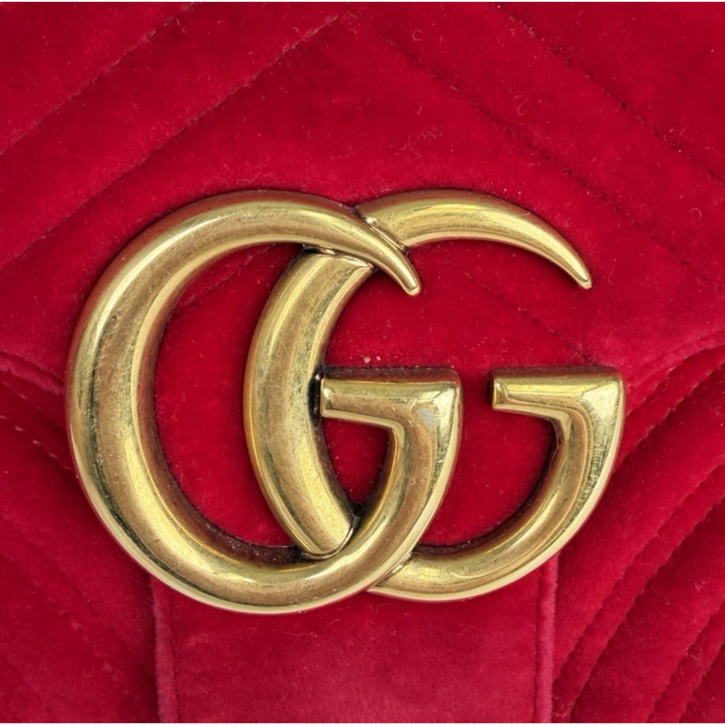 Gucci GG Marmont Medium Shoulder Bag in Red Velvet Gold HW S-08