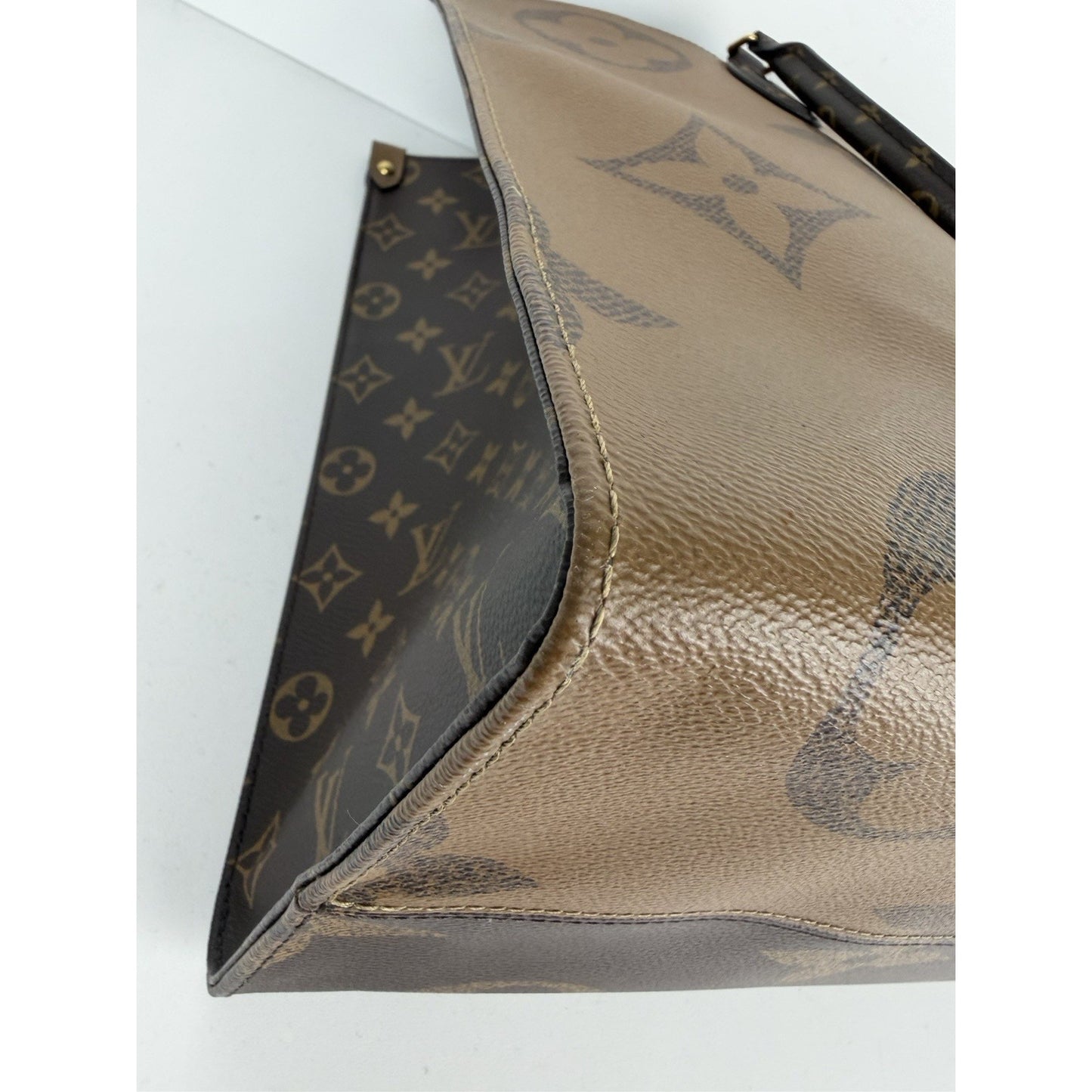 Louis Vuitton OnTheGo Tote Bag GM in Reverse Monogram Giant Canvas 2021 S