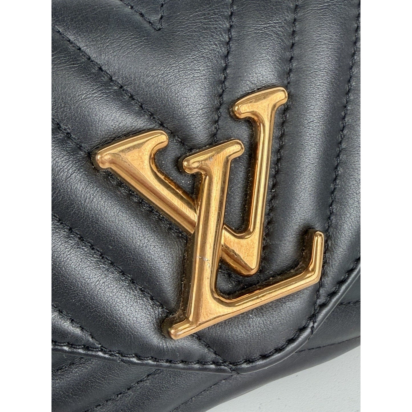 Louis Vuitton New Wave Multi Pochette Bag in Black Quilted Leather NFC S06