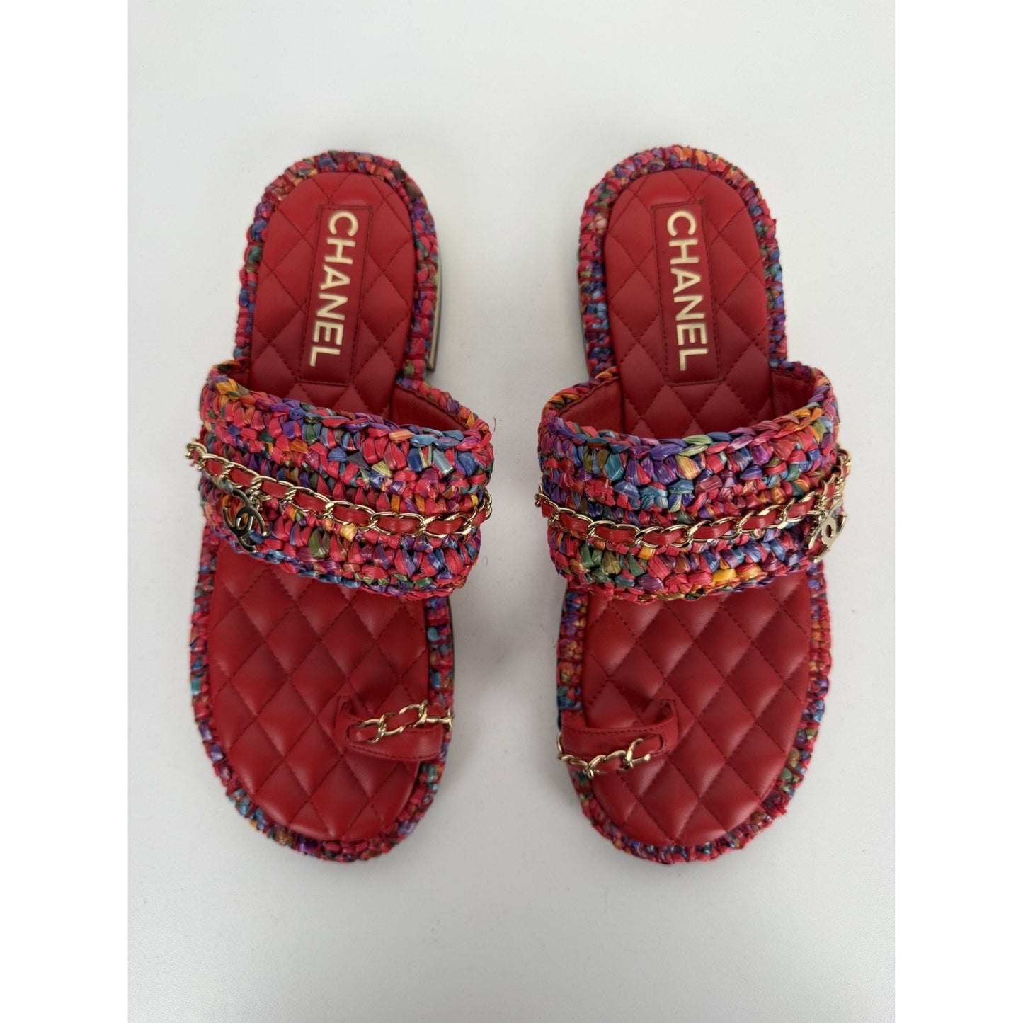 Chanel 20S CC Toe Ring Flat Sandals Multicolor Raffia & Red Leather Chain US 8
