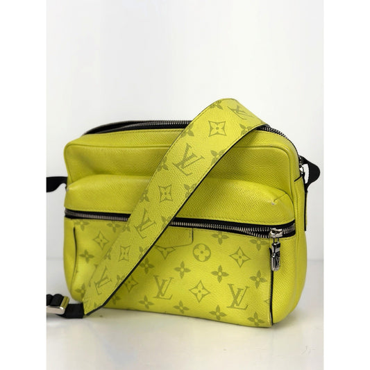 Louis Vuitton Taigarama Messenger Bag Taiga Leather Coated Canvas 2019 S11