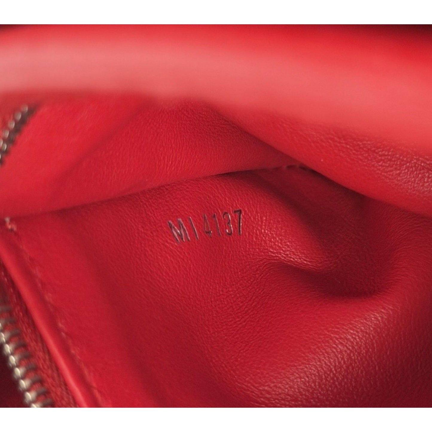 Louis Vuitton Capucines Shoulder Bag BB in Red Taurillon Leather 2017 D8