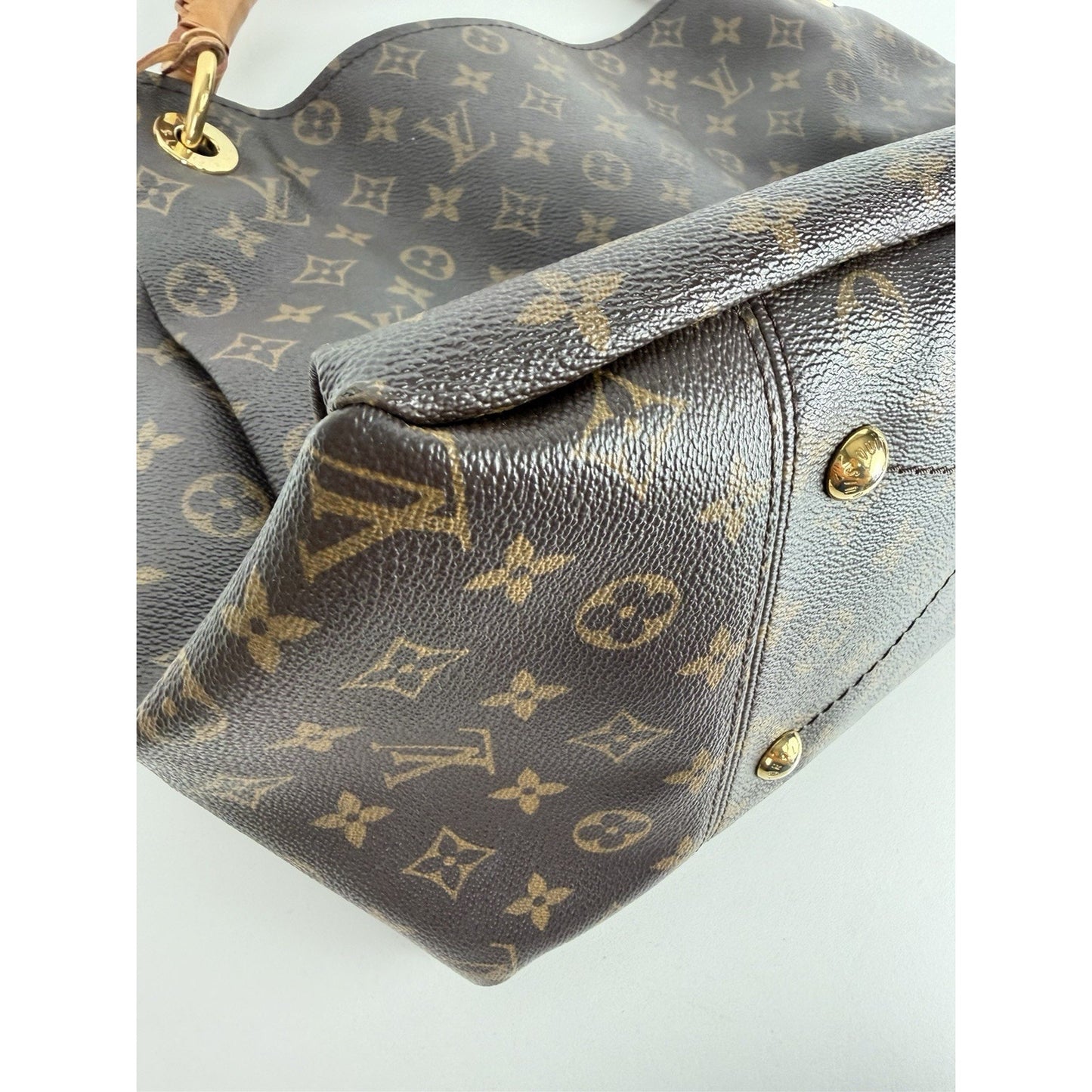 Louis Vuitton Artsy Shoulder Bag MM in Brown LV Monogram Coated Canvas 2011 d-S
