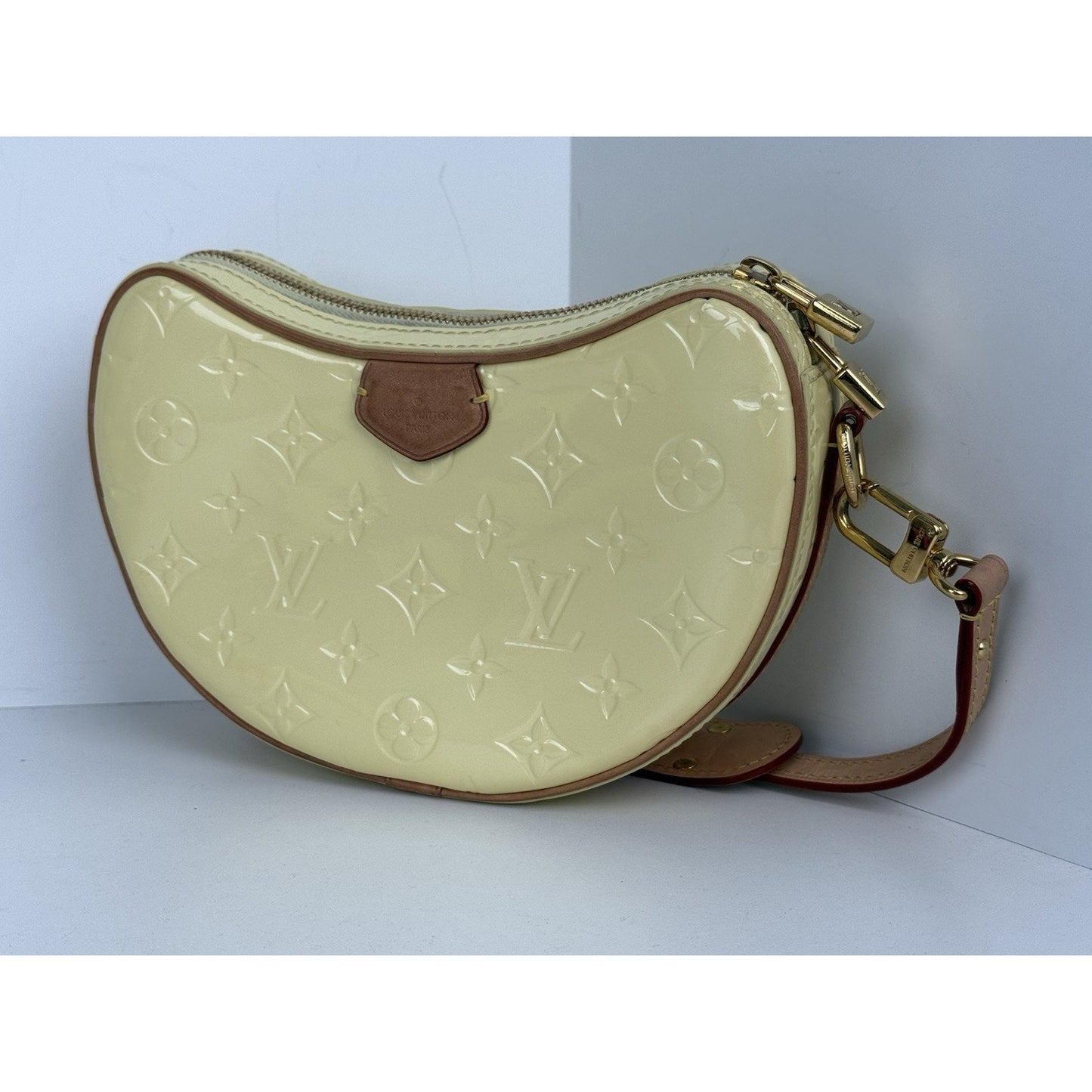 Louis Vuitton Croissant Handbag Monogram Vernis PM Yellow B-7