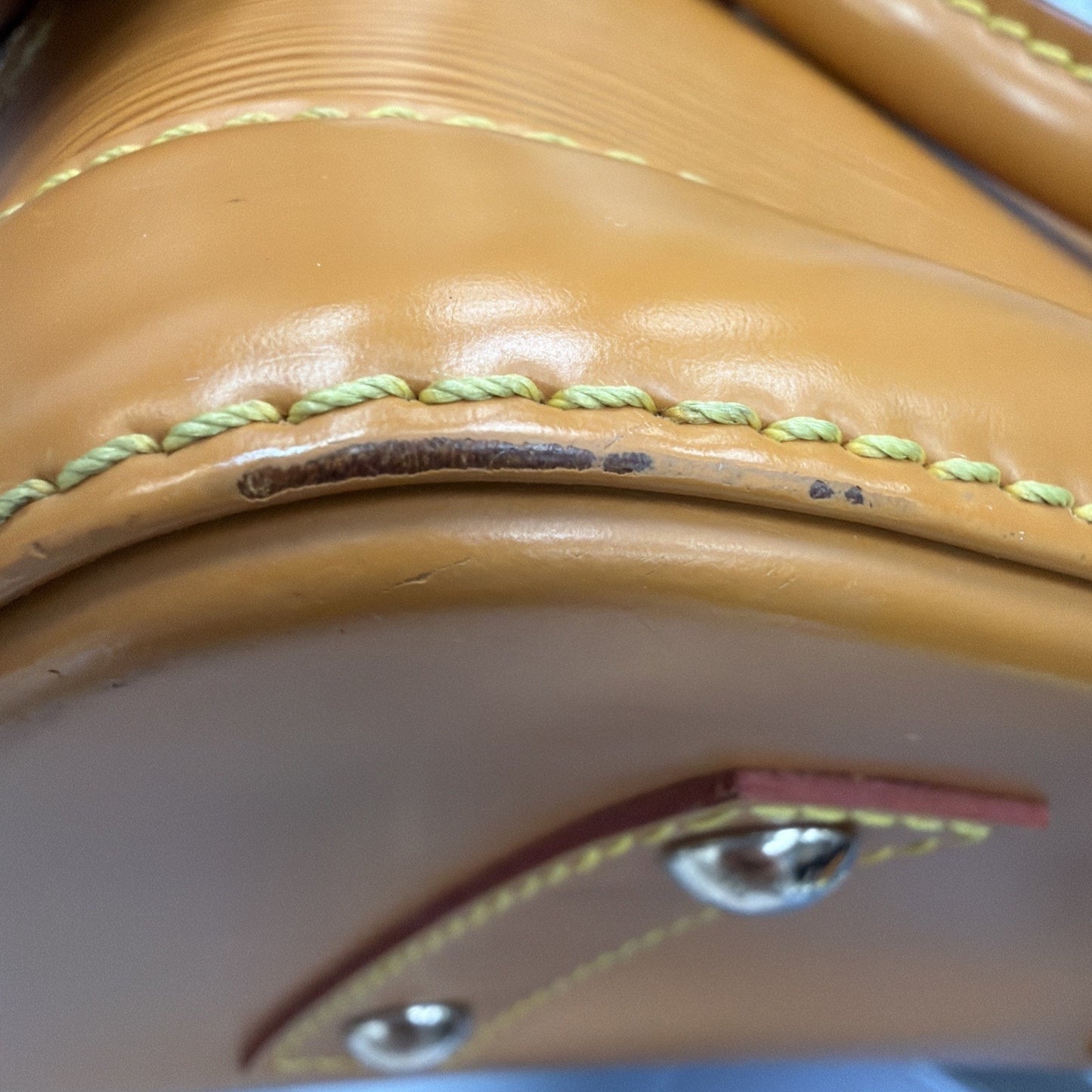 Louis Vuitton Alma BB Honey Gold Epi Leather Shoulder Bag (NFC) C-7