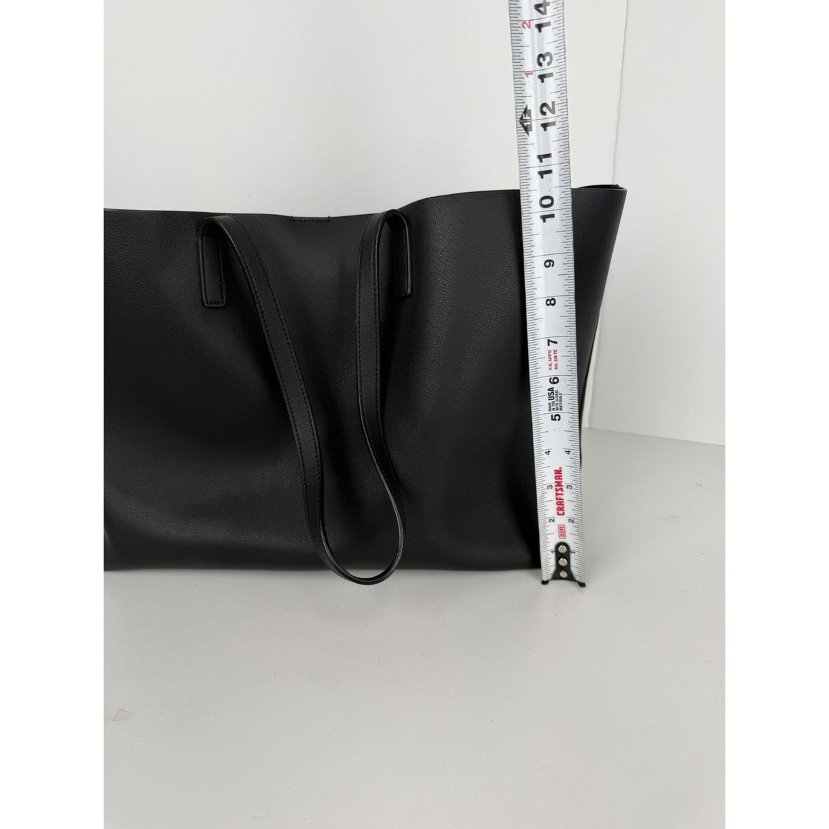 Saint Laurent E/W Shopping Tote Shoulder Bag in Black Leather With Pouch S-07