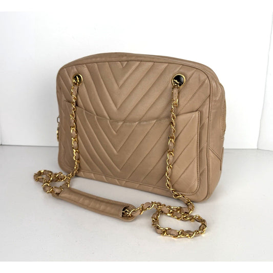 Chanel Chevron Camera Shoulder Bag Vintage in Beige Leather 1989 – 1991 S04
